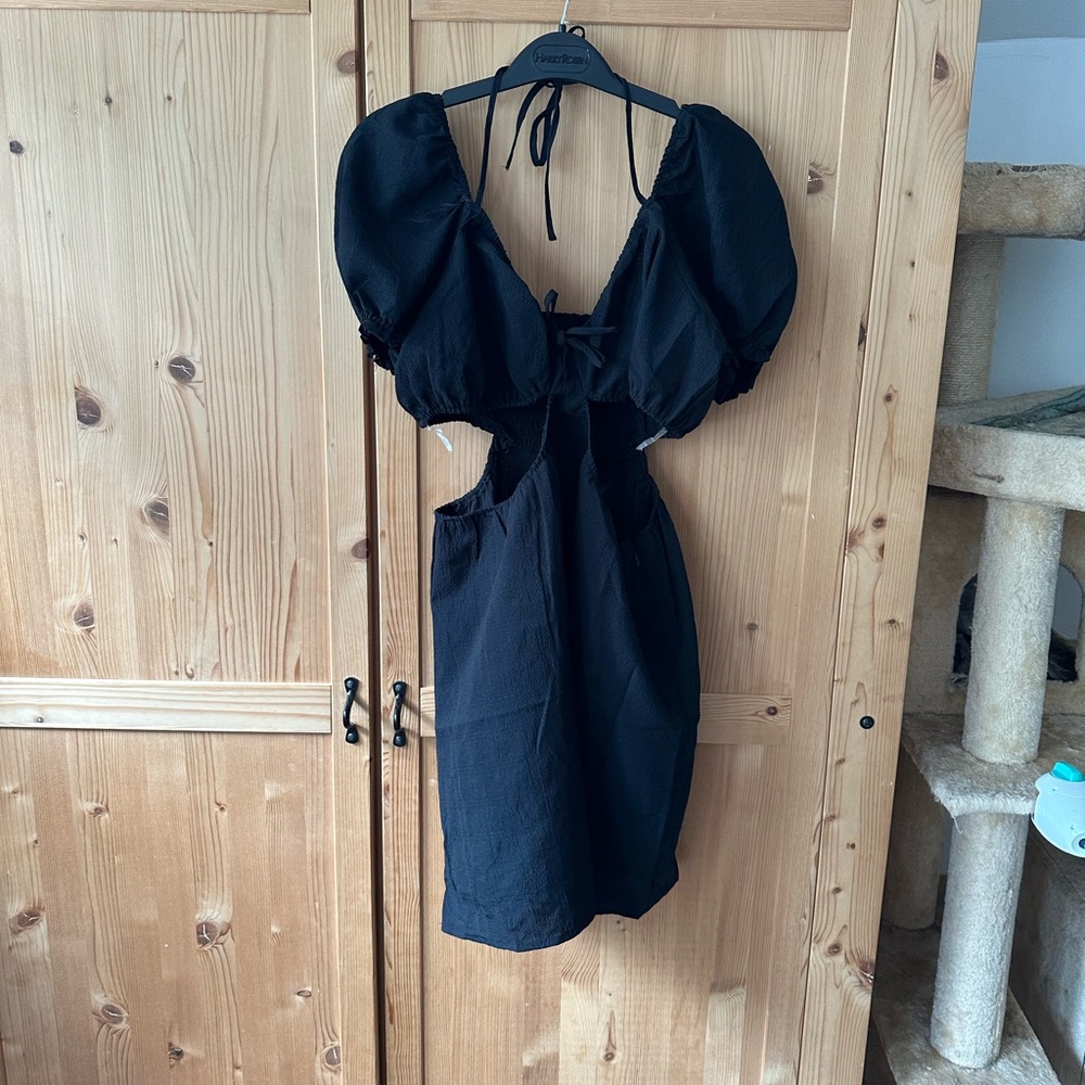 Black h & m rib cut out short dress